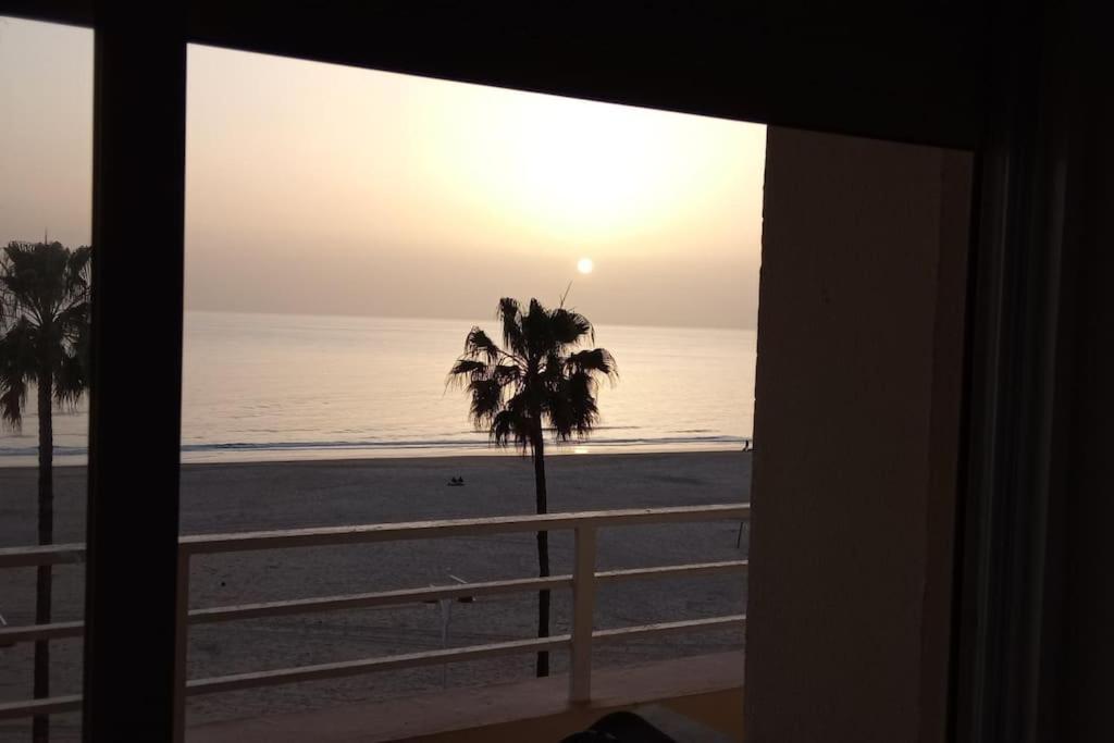 Cadiz Paseo Maritimo Playa Victoria Frontal Marアパートメント エクステリア 写真