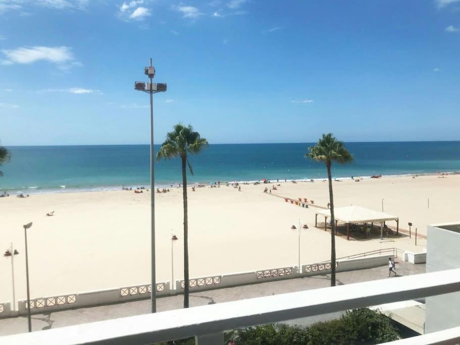 Cadiz Paseo Maritimo Playa Victoria Frontal Marアパートメント エクステリア 写真